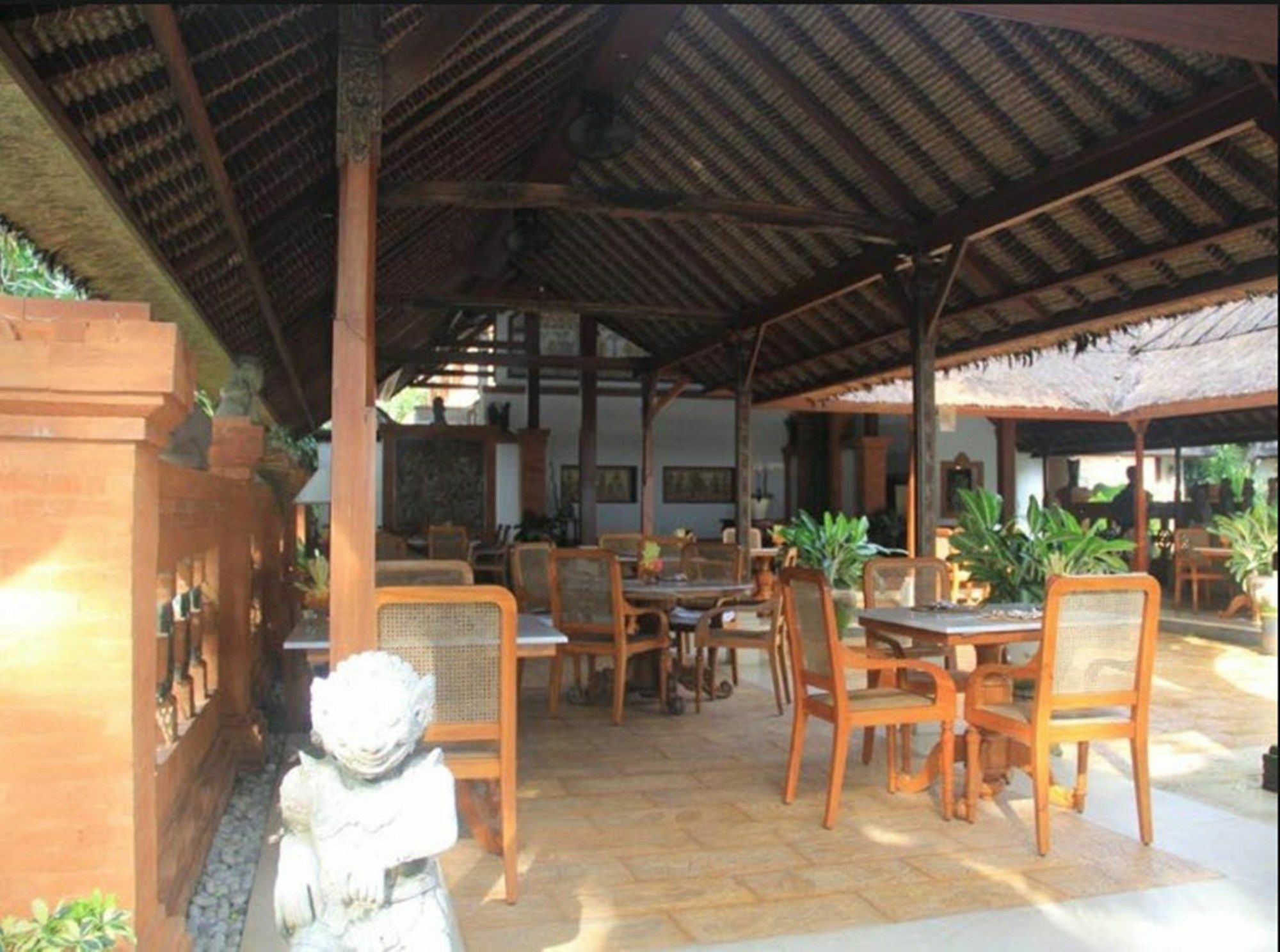 Tandjung Sari सहारा 4*