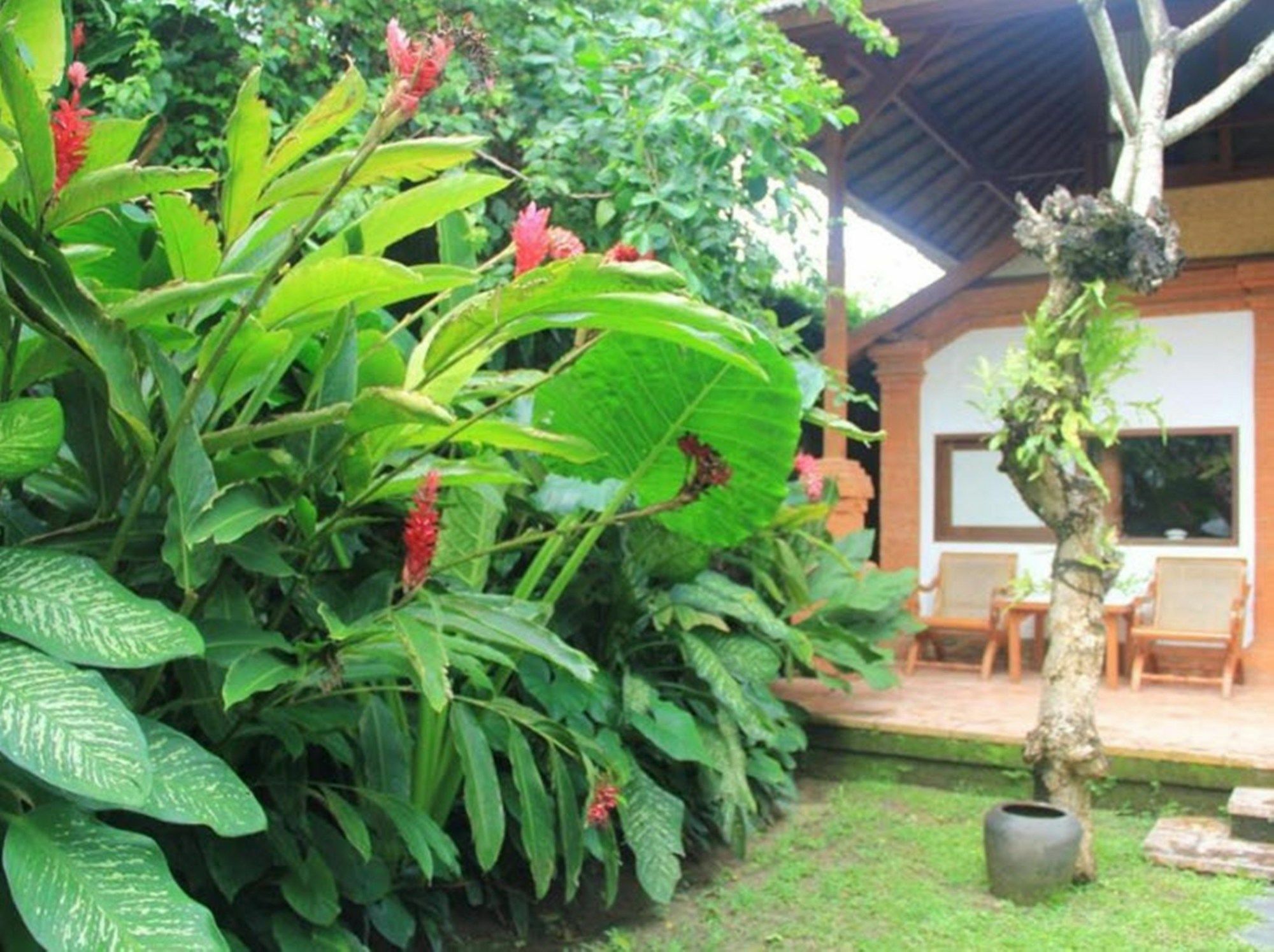 सहारा Tandjung Sari 4*